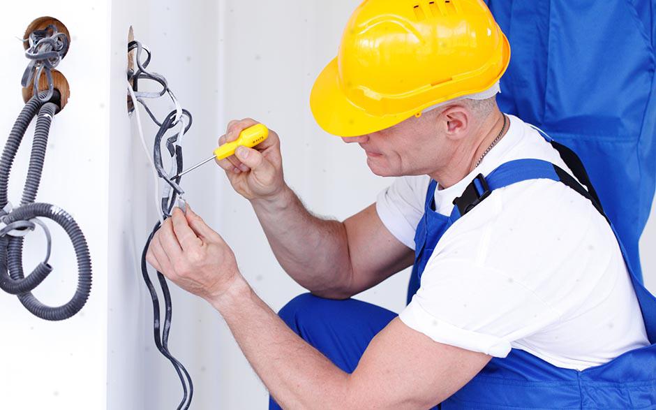 je recherche un électricien Ermont